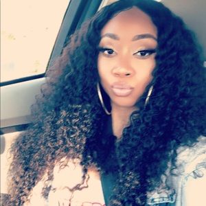 Meet your Posher, Desiree